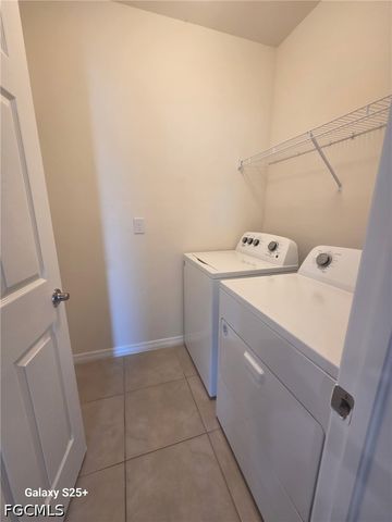 1214 SW Embers TER, Cape Coral, FL 33991