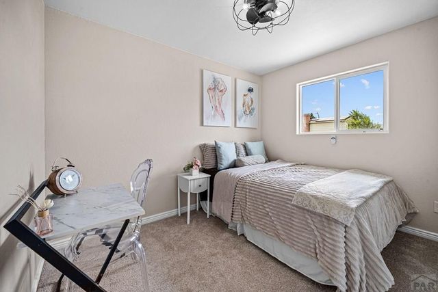 911 Candytuft Blvd, Pueblo, CO 81001