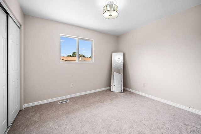 911 Candytuft Blvd, Pueblo, CO 81001