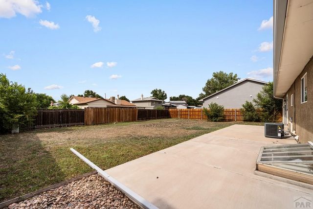 911 Candytuft Blvd, Pueblo, CO 81001
