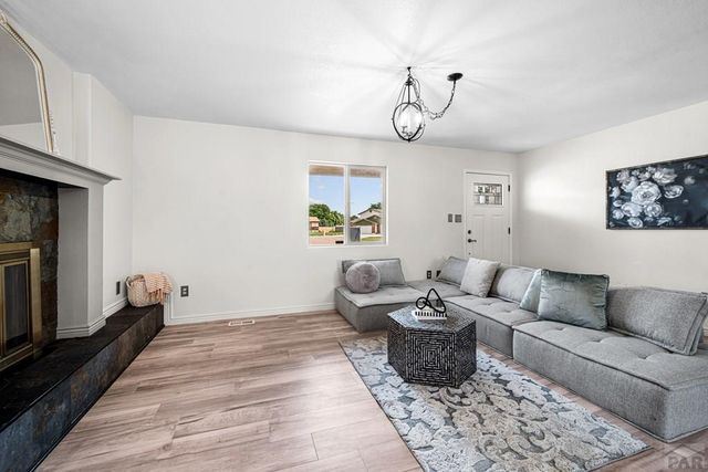 911 Candytuft Blvd, Pueblo, CO 81001