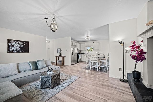 911 Candytuft Blvd, Pueblo, CO 81001