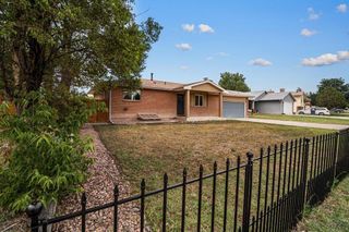 911 Candytuft Blvd, Pueblo, CO 81001