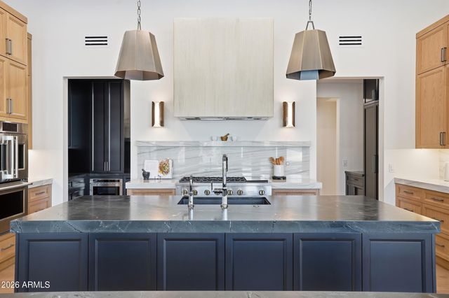 4935 E BERNEIL Drive, Paradise Valley, AZ 85253