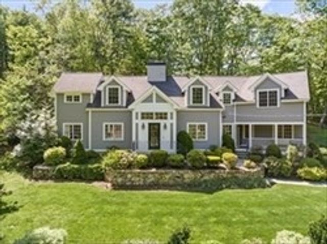 17 Hawthorne Ln, Weston, MA 02493
