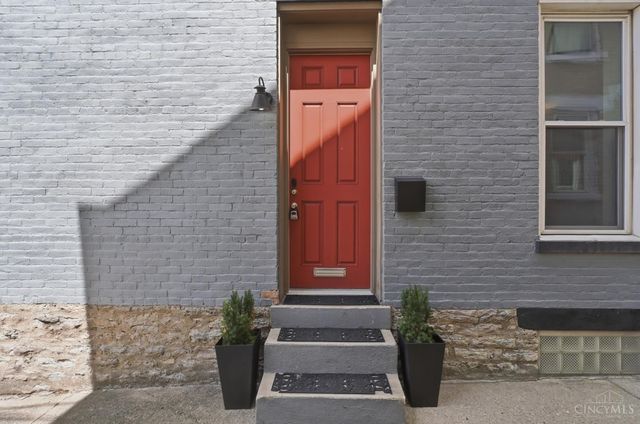 1810 Walker Street, Cincinnati, OH 45202