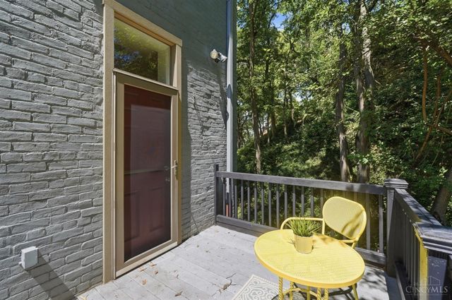 1810 Walker Street, Cincinnati, OH 45202