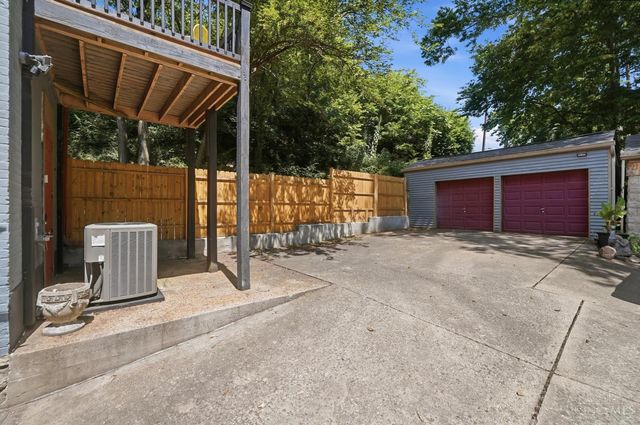 1810 Walker Street, Cincinnati, OH 45202