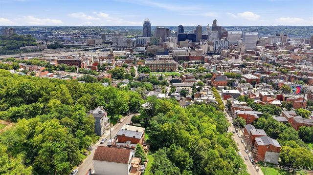 1810 Walker Street, Cincinnati, OH 45202