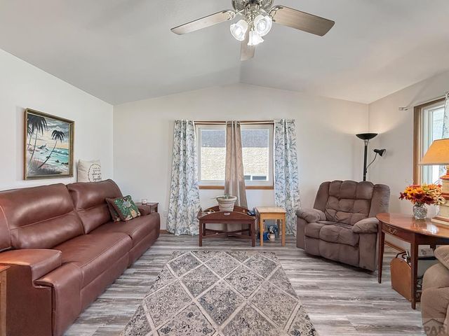 68 Wheatridge Dr, Pueblo, CO 81005