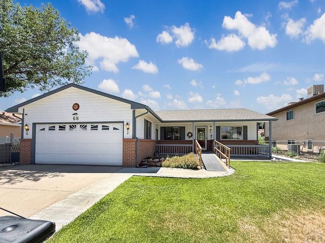 68 Wheatridge Dr, Pueblo, CO 81005