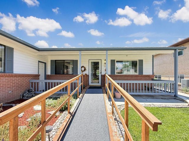 68 Wheatridge Dr, Pueblo, CO 81005