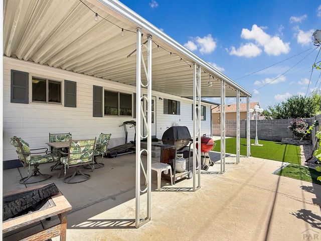 68 Wheatridge Dr, Pueblo, CO 81005