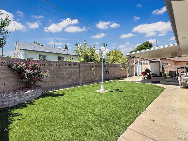 68 Wheatridge Dr, Pueblo, CO 81005