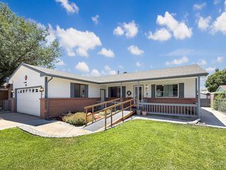 68 Wheatridge Dr, Pueblo, CO 81005