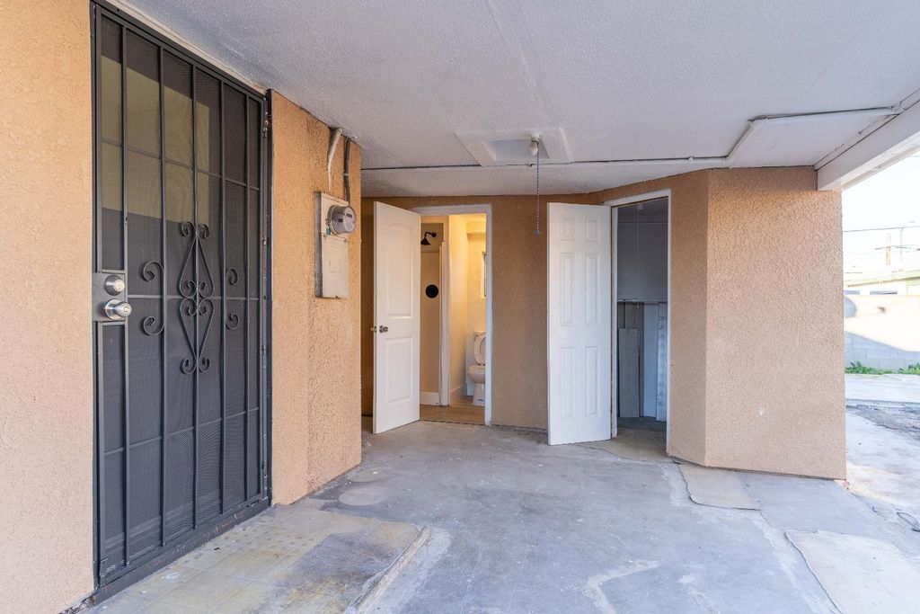 Image 18 of property listing at 1584 N Carruth Avenue, Fresno, CA 93728