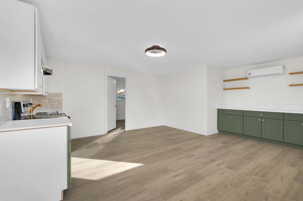 Image 22 of property listing at 1584 N Carruth Avenue, Fresno, CA 93728