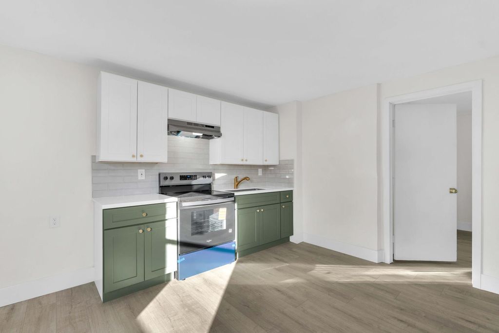 Image 23 of property listing at 1584 N Carruth Avenue, Fresno, CA 93728