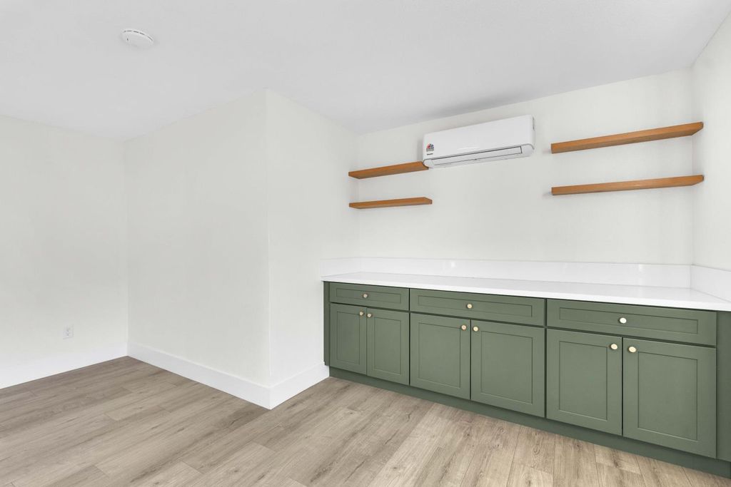 Image 24 of property listing at 1584 N Carruth Avenue, Fresno, CA 93728