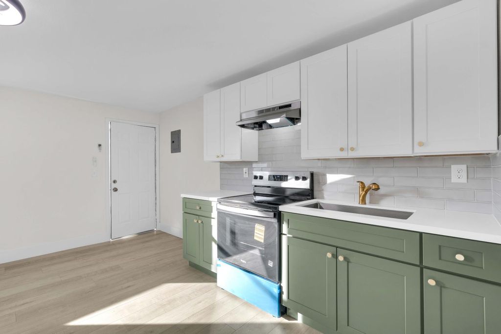 Image 26 of property listing at 1584 N Carruth Avenue, Fresno, CA 93728