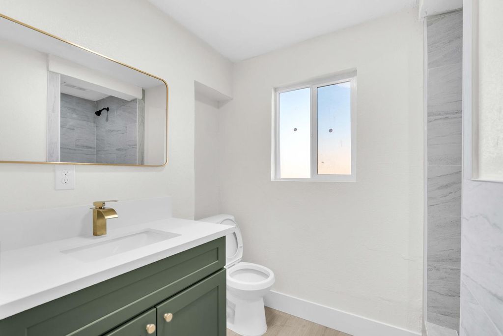 Image 28 of property listing at 1584 N Carruth Avenue, Fresno, CA 93728