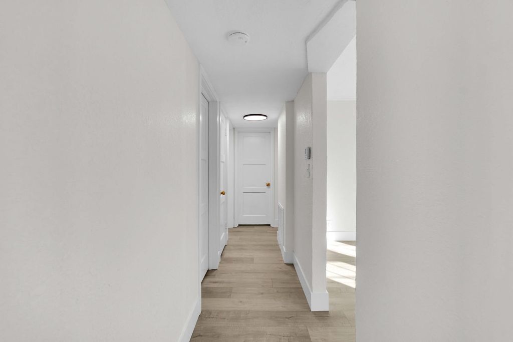 Image 9 of property listing at 1584 N Carruth Avenue, Fresno, CA 93728