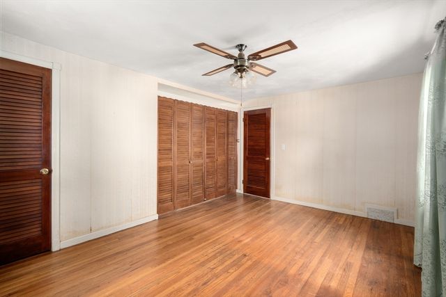 35 Queen Cir, South Hadley, MA 01075