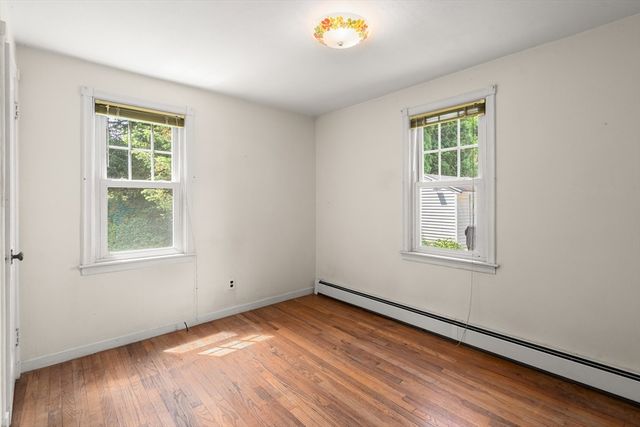 35 Queen Cir, South Hadley, MA 01075