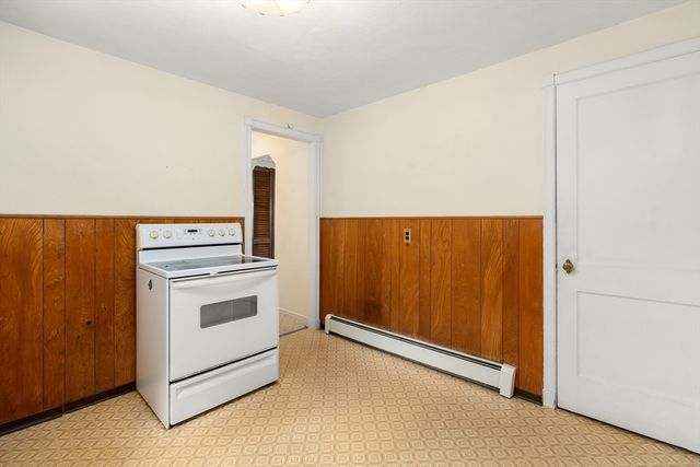 35 Queen Cir, South Hadley, MA 01075