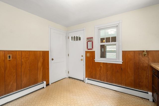 35 Queen Cir, South Hadley, MA 01075