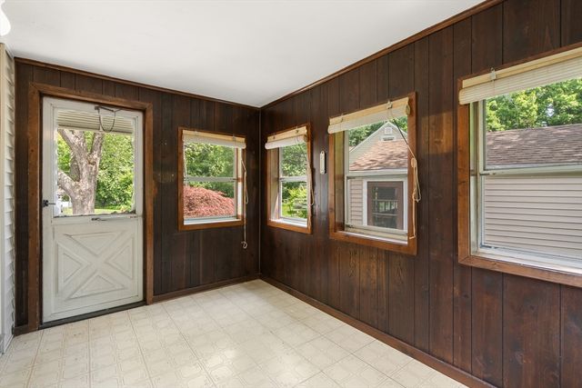 35 Queen Cir, South Hadley, MA 01075