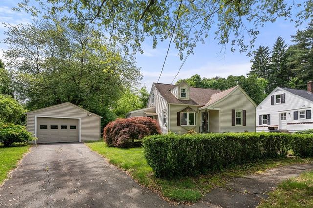 35 Queen Cir, South Hadley, MA 01075