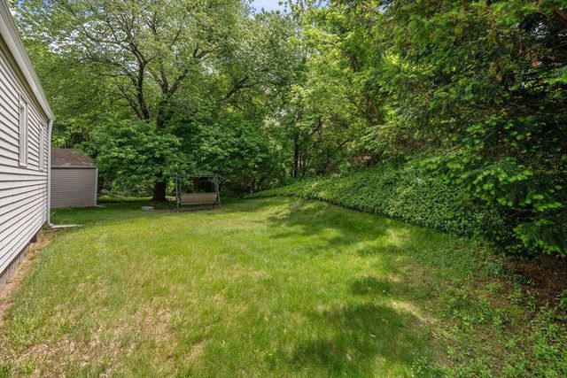 35 Queen Cir, South Hadley, MA 01075