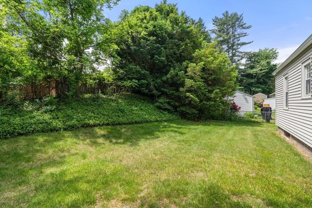 35 Queen Cir, South Hadley, MA 01075