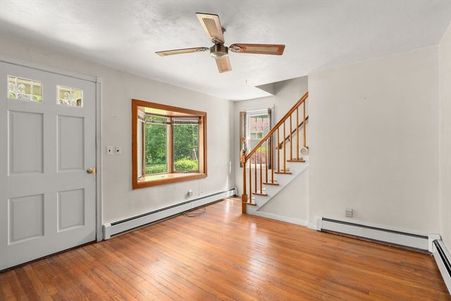 35 Queen Cir, South Hadley, MA 01075