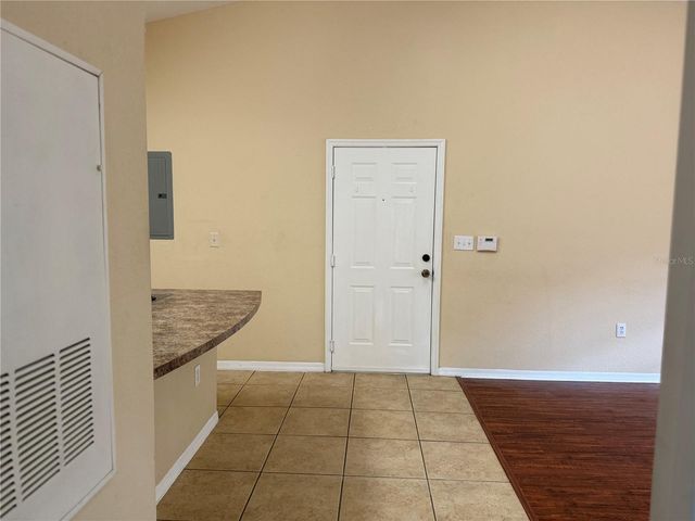 10111 COURTNEY PALMS BOULEVARD 201, Tampa, FL 33619