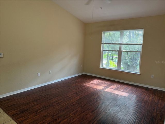 10111 COURTNEY PALMS BOULEVARD 201, Tampa, FL 33619