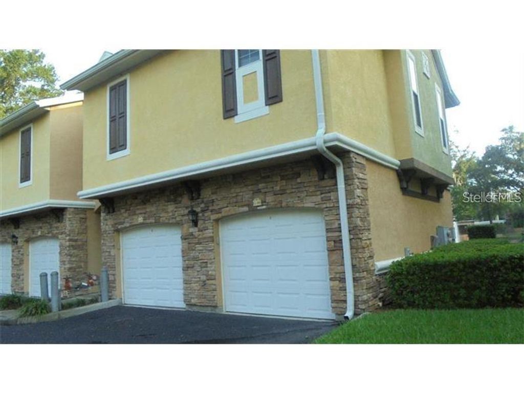 10111 COURTNEY PALMS BOULEVARD 201, Tampa, FL 33619