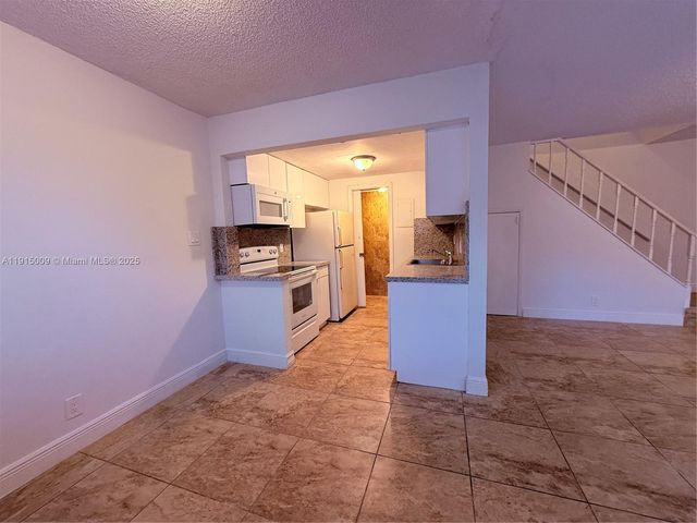 6603 Winfield Blvd B8, Margate, FL 33063