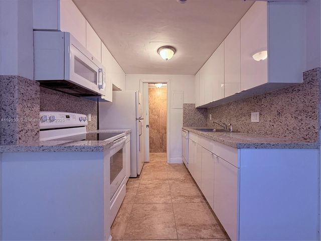 6603 Winfield Blvd B8, Margate, FL 33063