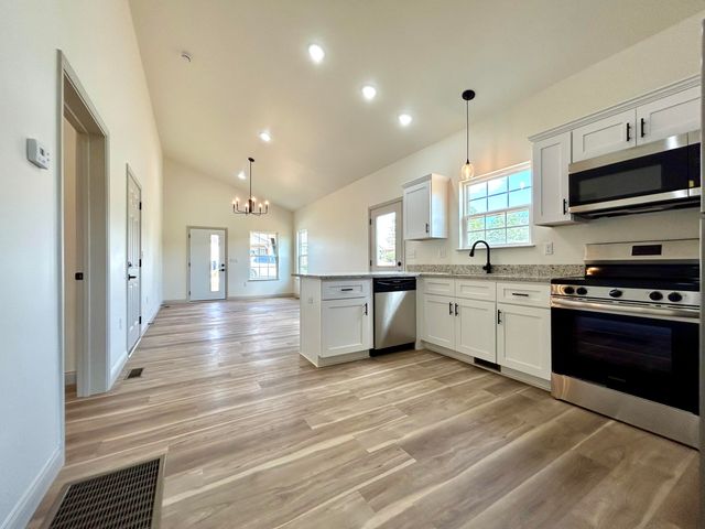 323 Randolph Street, Somerset, KY 42501