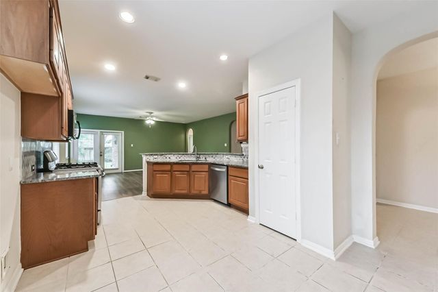 14310 Eastern Redbud Lane, Houston, TX 77044