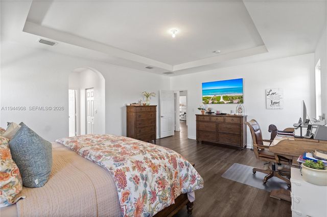 3573 W 93rd Pl, Hialeah, FL 33018