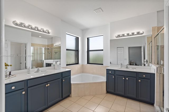 3573 W 93rd Pl, Hialeah, FL 33018