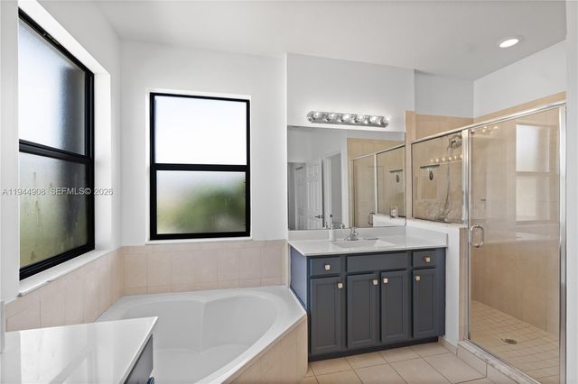 3573 W 93rd Pl, Hialeah, FL 33018