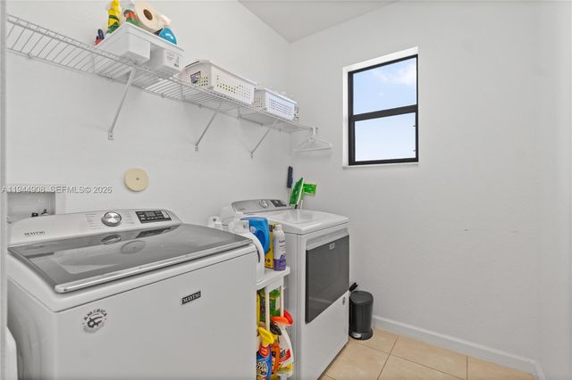 3573 W 93rd Pl, Hialeah, FL 33018