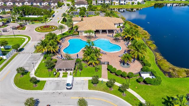 3573 W 93rd Pl, Hialeah, FL 33018