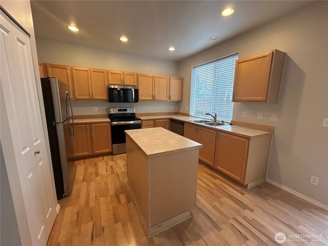 24528 SE 275th Street, Maple Valley, WA 98038