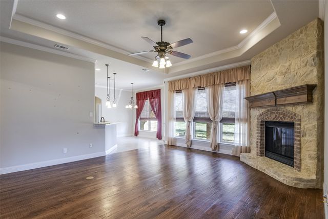 101 Tee Side Drive, Waxahachie, TX 75165