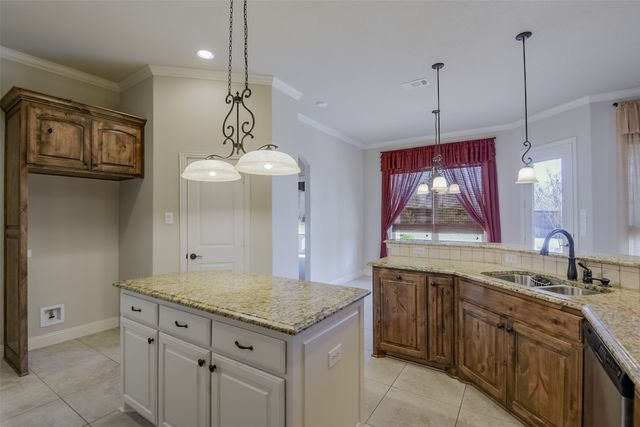 101 Tee Side Drive, Waxahachie, TX 75165